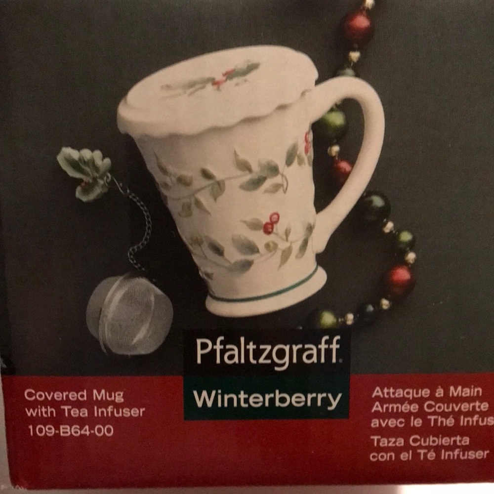 Pfaltzgraff Winterberry Covered Mug with tea diffuser